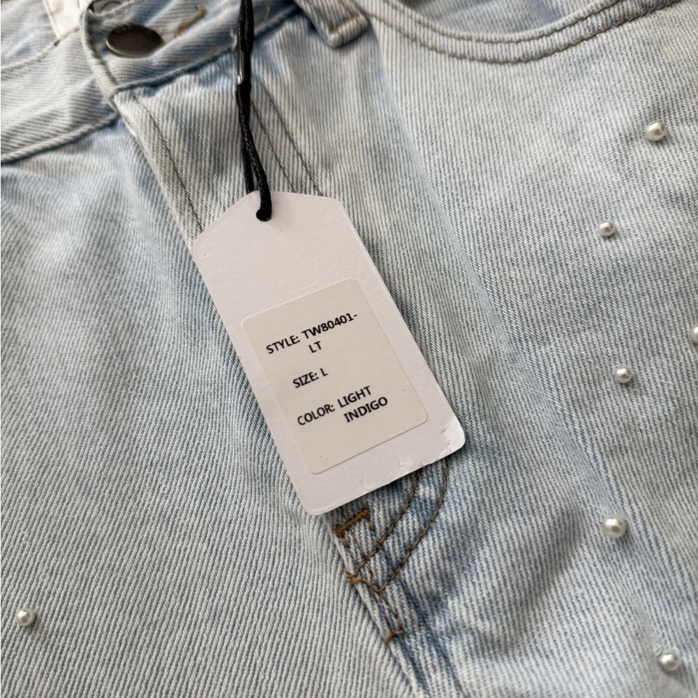 Pearl-Embellished Light Blue Fringe Denim Shorts - Picture 2 of 6